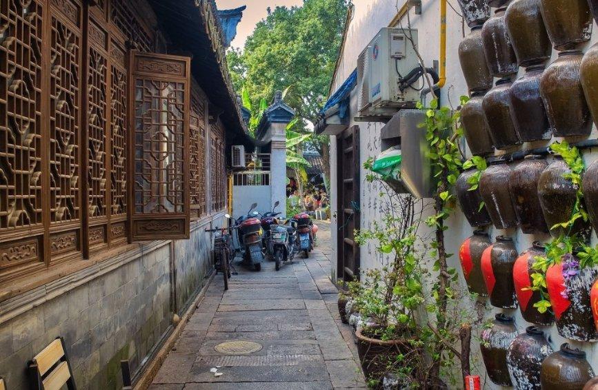 《天天向上》停播汪涵被集火,代言爆雷主持翻车,他的责任最大吗?-文化平台